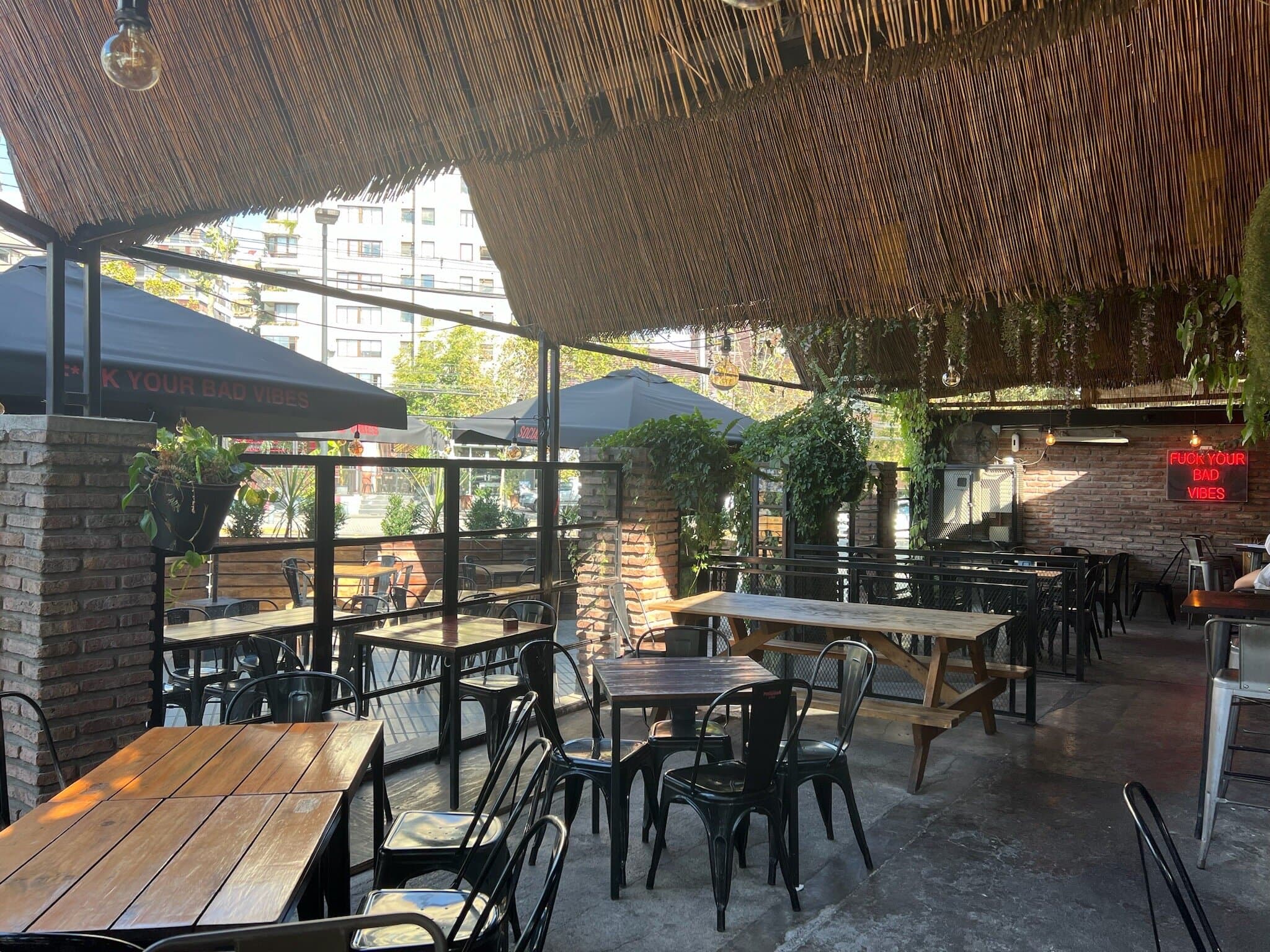 SOCIAL BAR