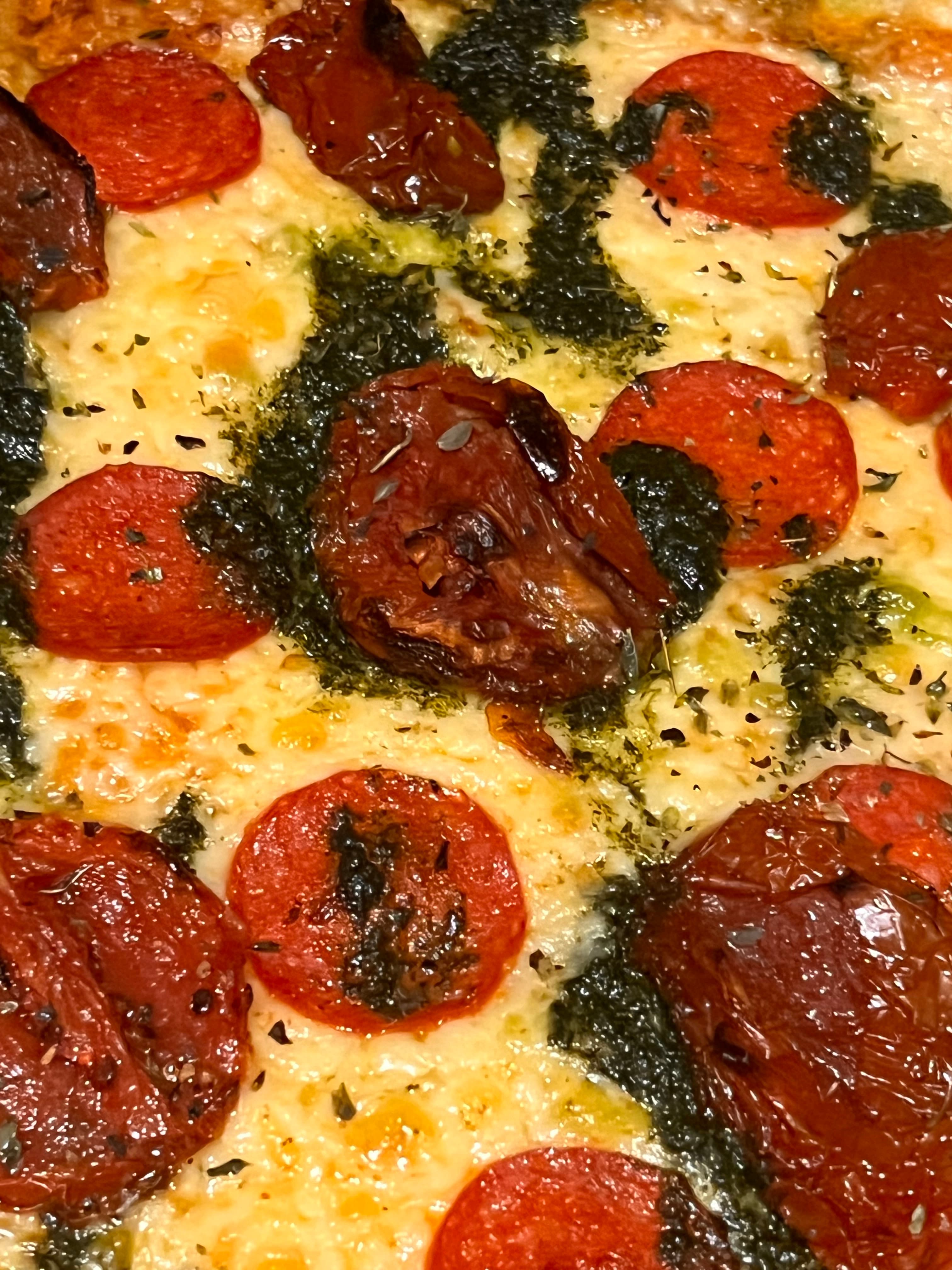 SURVENIR - 30% descuento en Pizza margarita y pepperoni